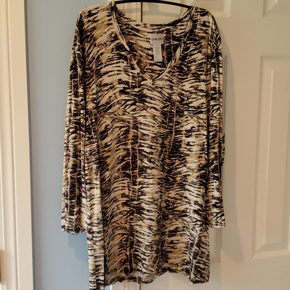 Chico's 3/4 sleeve fancy Tee. Size 3=14. V neck